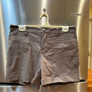 Athleta The Dipper shorts Size 6 5”inseam